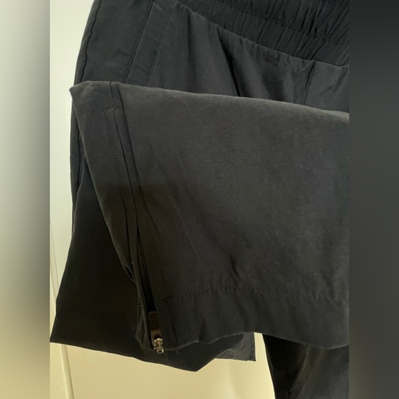 Modern Ambition NWoutTags woman’s black stretch tapered jogger - Picture 2 of 3